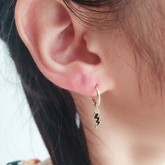 18ct Gold Plated 925 Sterling Silver Lighting Bolt huggie hoop earrings - Picture 4 of 4